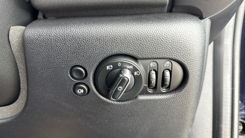 MINI Hatchback 1.5 Cooper Sport 3dr Auto Petrol Hatchback